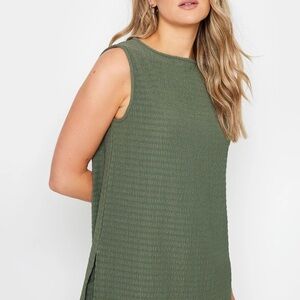 Sleeveless Textured Green Top size 4-6 long tall sally